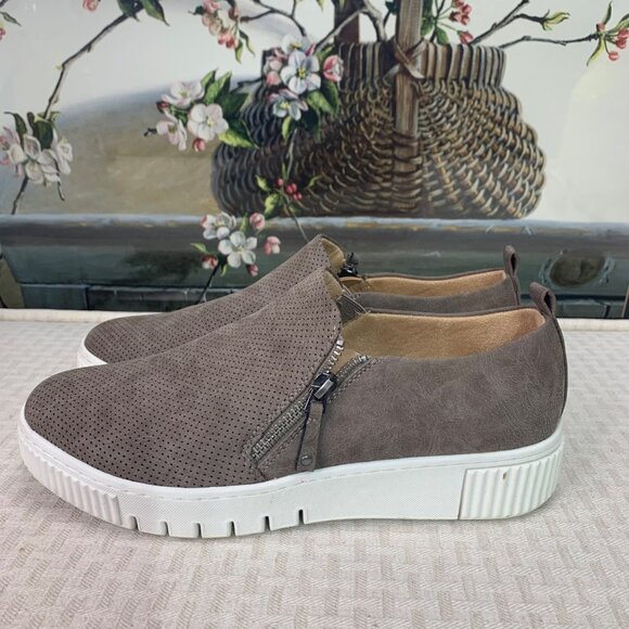 Soul Naturalizer Womens Size 10M Gray Slip-On Sneakers Zipper Detail - Picture 1 of 8